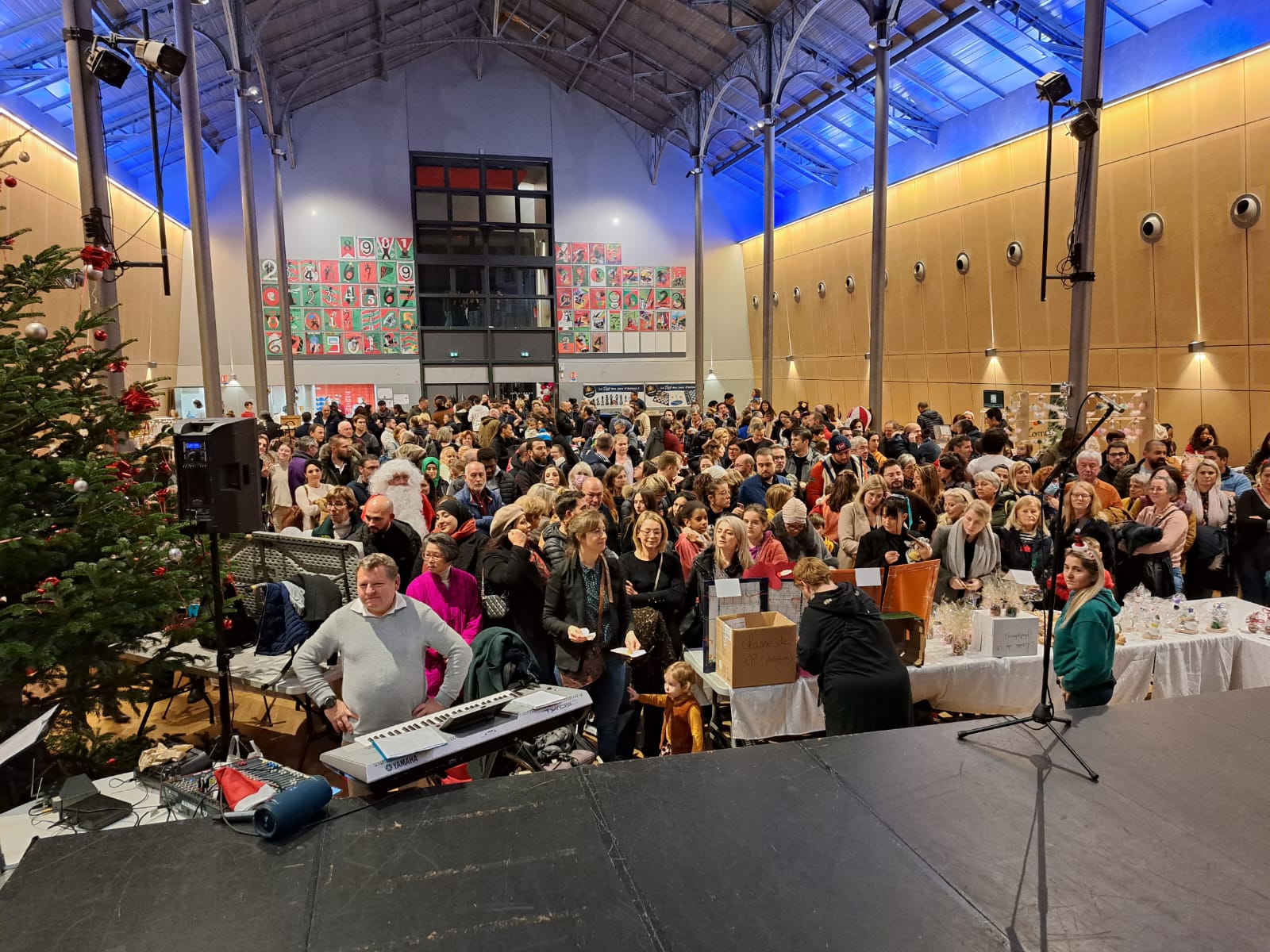 Marché de Noël de Saint Pierre Ensemble Scolaire SainteAnne